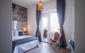 New Elegance Suites Guesthouse
